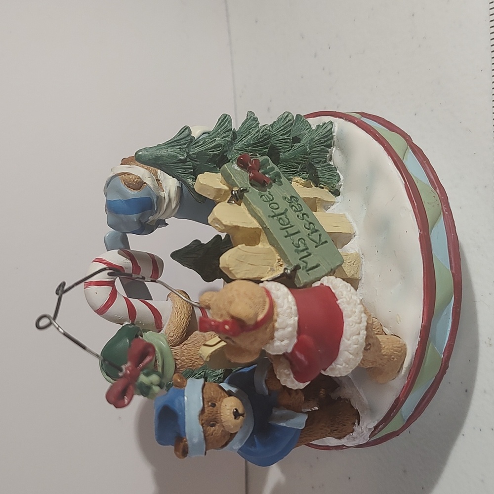 Candle Capper Mistletoe Kisses Stay On Candle Topper Bears, Snow, Evergreens